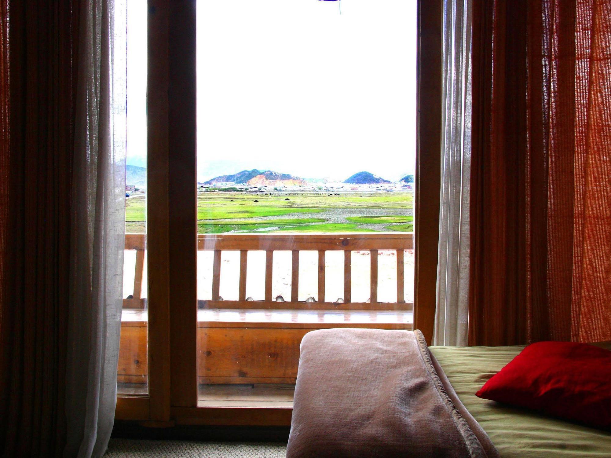 Shangri-La Lao Shay Youth Hostel Exterior photo